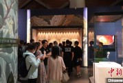 梦见香菜百年典藏首渡重洋 124套英国工艺美术运动珍品亮相天津